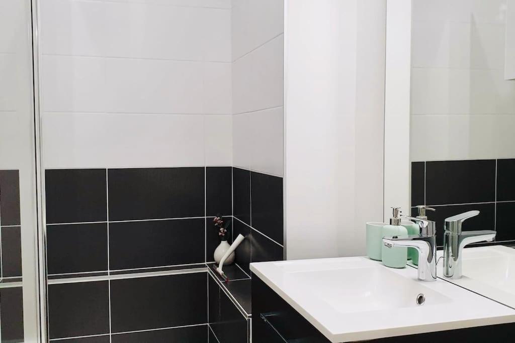 Splendide Appartement De 32M2 Au Centre De 瓦讷 外观 照片